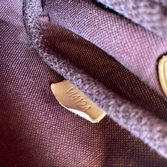 LOUIS VUITTON Classic monogram handbag - Picture 10 of 10